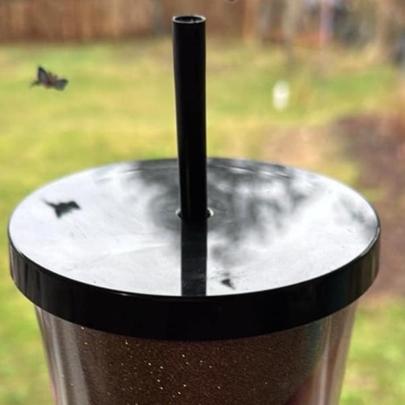 2018 Starbucks Holiday  collection Sand flow glitter 24 oz. Tumbler- like new - Picture 4 of 5